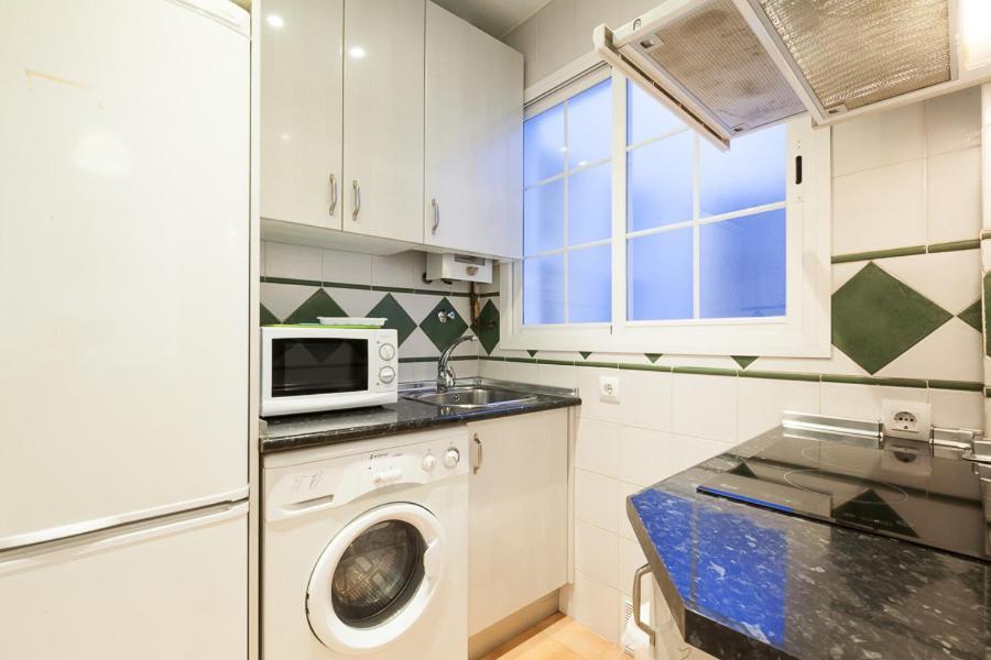 Peral Home Cozy Apartment Севілья Екстер'єр фото