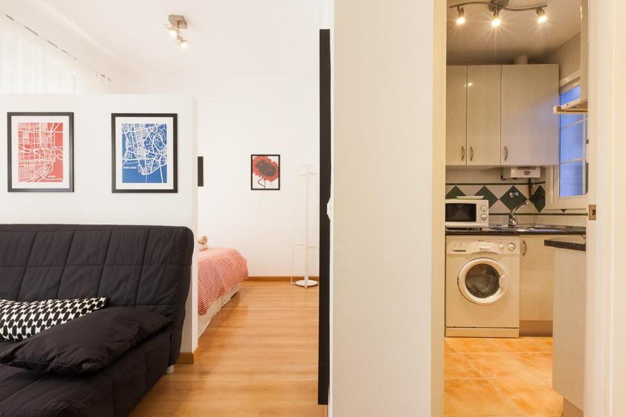Peral Home Cozy Apartment Севілья Екстер'єр фото